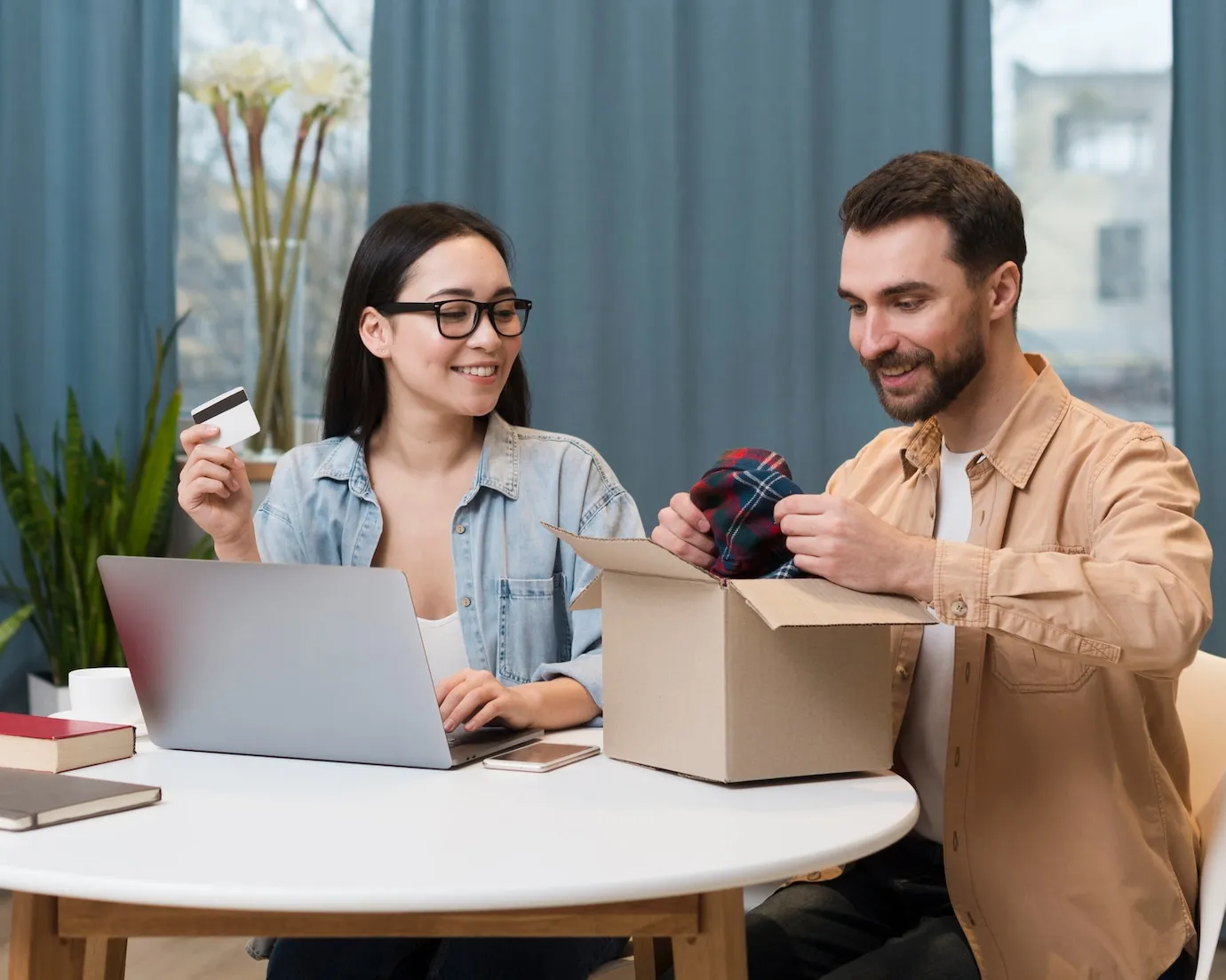 couple enjoying their online order